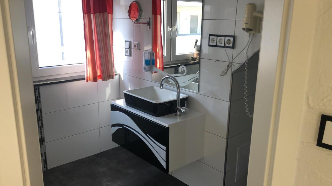 Hotel Am Mueritzhafen Garni Waren  Extérieur photo