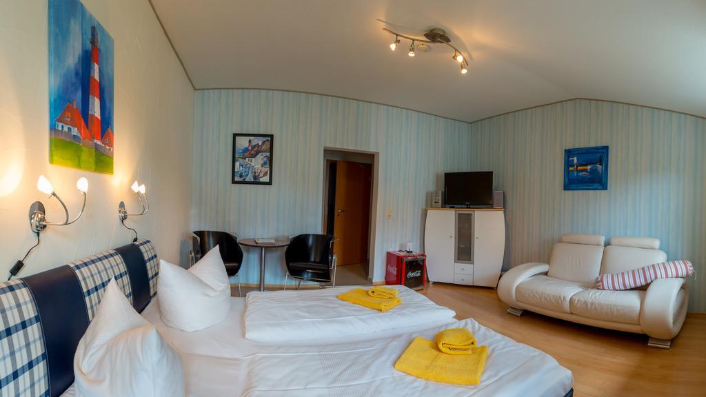 Hotel Am Mueritzhafen Garni Waren  Extérieur photo