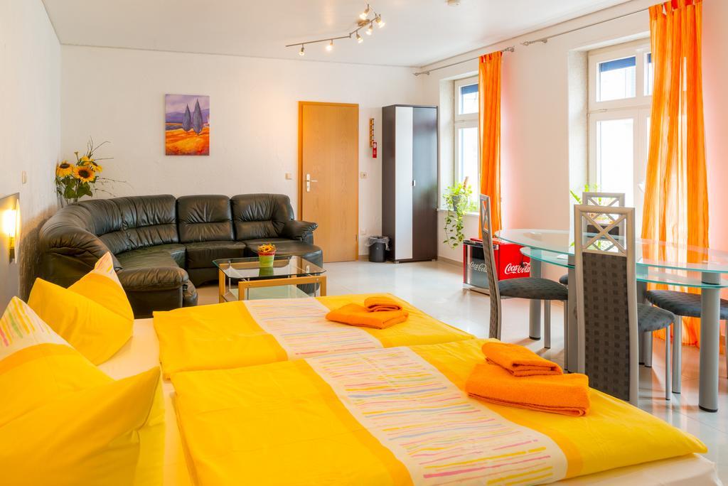 Hotel Am Mueritzhafen Garni Waren  Extérieur photo
