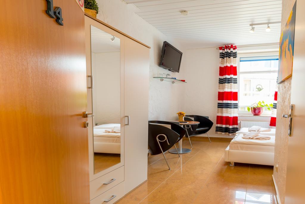 Hotel Am Mueritzhafen Garni Waren  Extérieur photo