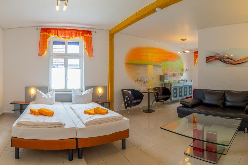 Hotel Am Mueritzhafen Garni Waren  Extérieur photo