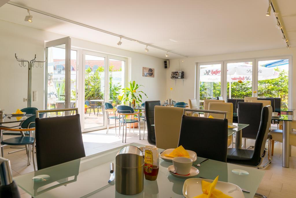 Hotel Am Mueritzhafen Garni Waren  Extérieur photo